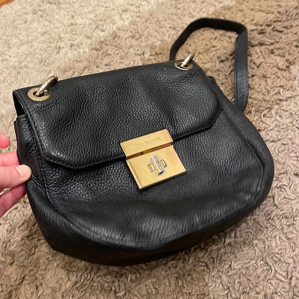 Michael Kors Cecila MD Saddle Bag Pebble Leather Black - Picture 2 of 9